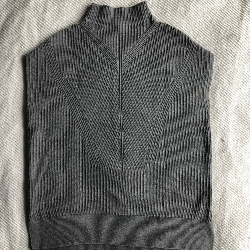 Banana Republic sleeveless sweater top!